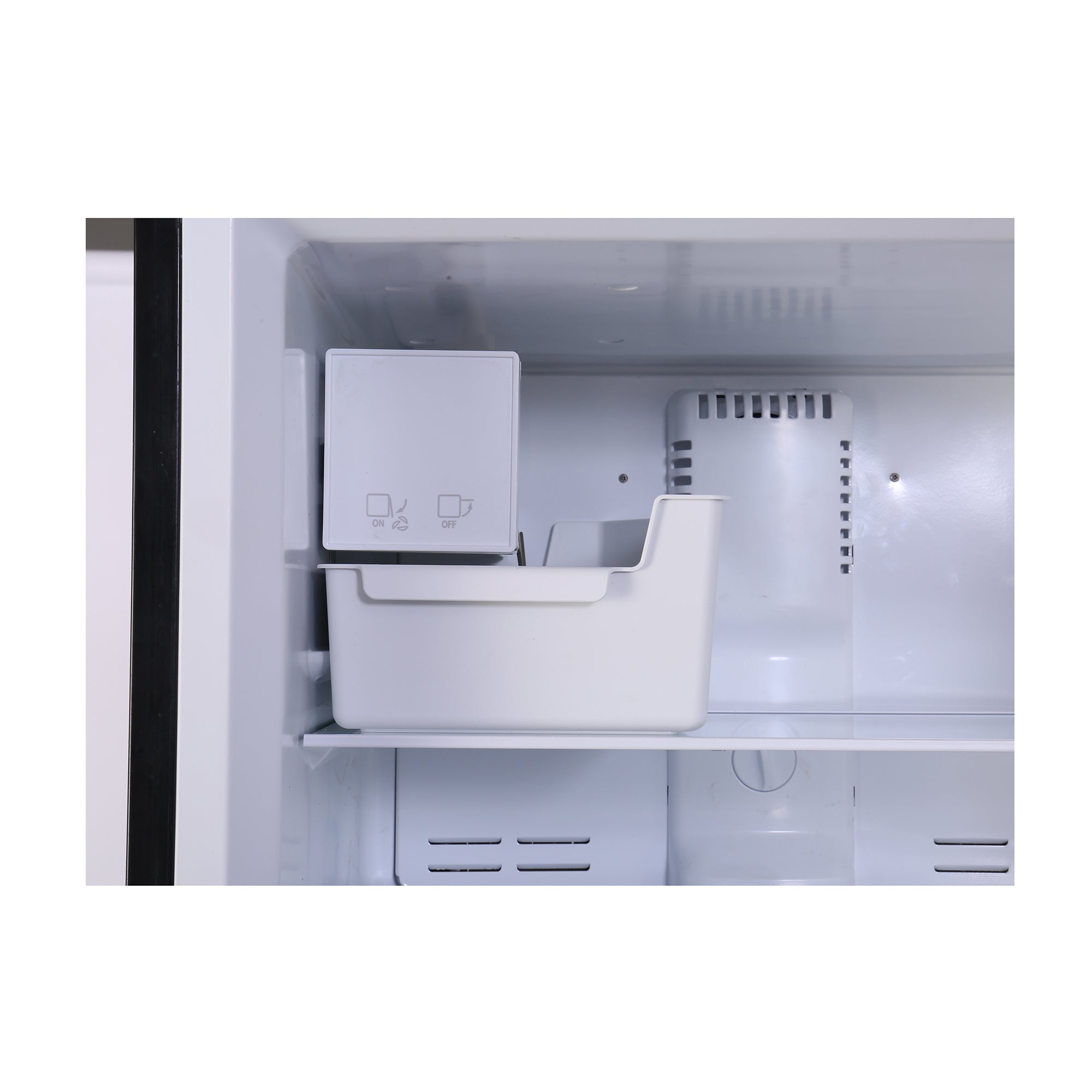 Conserv 30 in. RETRO Refrigerator 18cf Top Mount w/Factory installed ICE MAKER 110V w/Retro Handle Conserv 30 in. RETRO Refrigerator 18cf Top Mount w/Factory installed ICE MAKER 110V w/Retro Handle